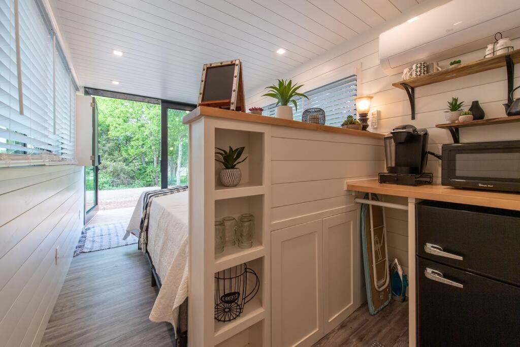The Windmill-Tiny Container Home Min To Magnolia Bellmead ภายนอก รูปภาพ